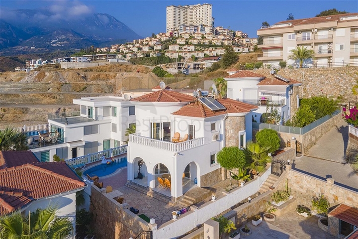 Двухэтажная вилла 3+1 с видом на море