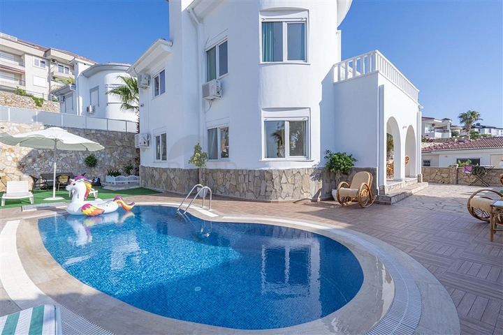 Двухэтажная вилла 3+1 с видом на море