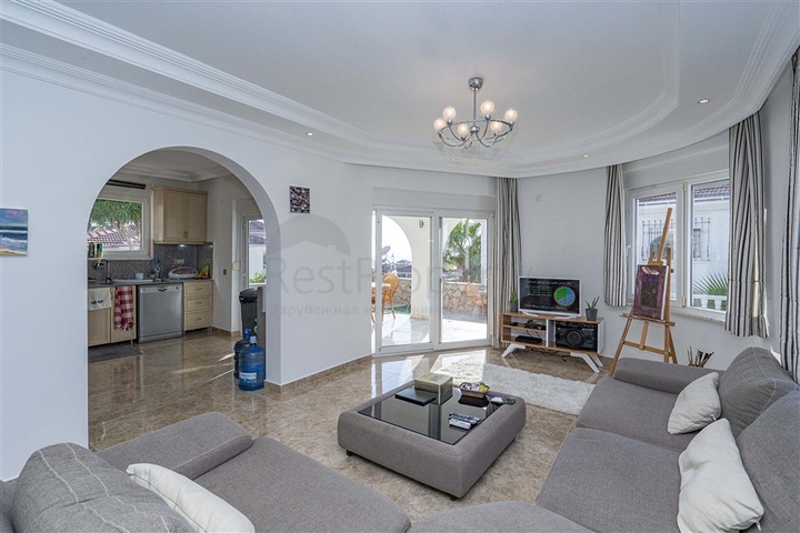 Двухэтажная вилла 3+1 с видом на море