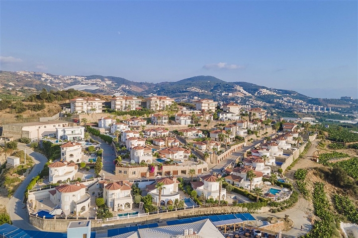 Двухэтажная вилла 3+1 с видом на море