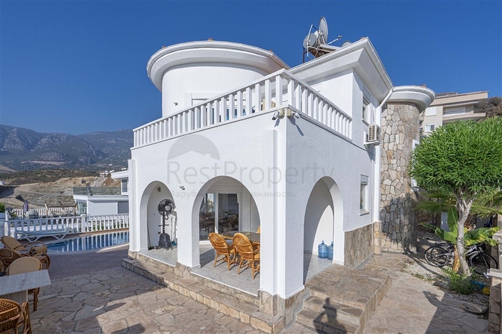 Двухэтажная вилла 3+1 с видом на море