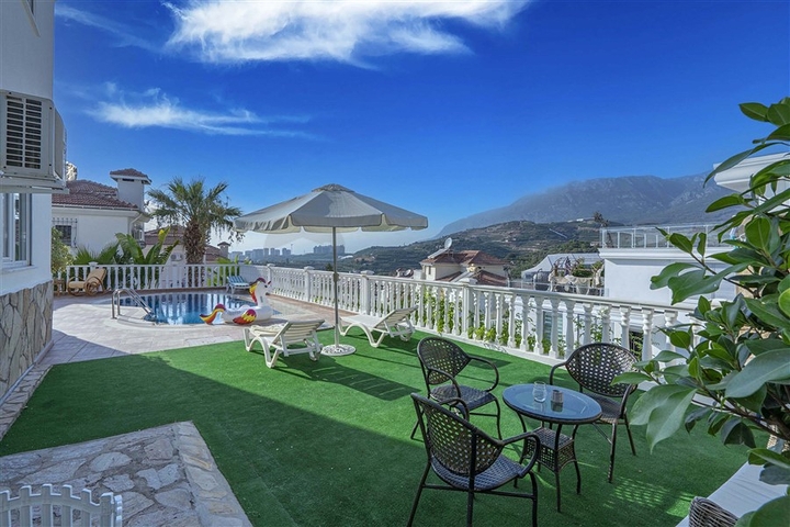 Двухэтажная вилла 3+1 с видом на море