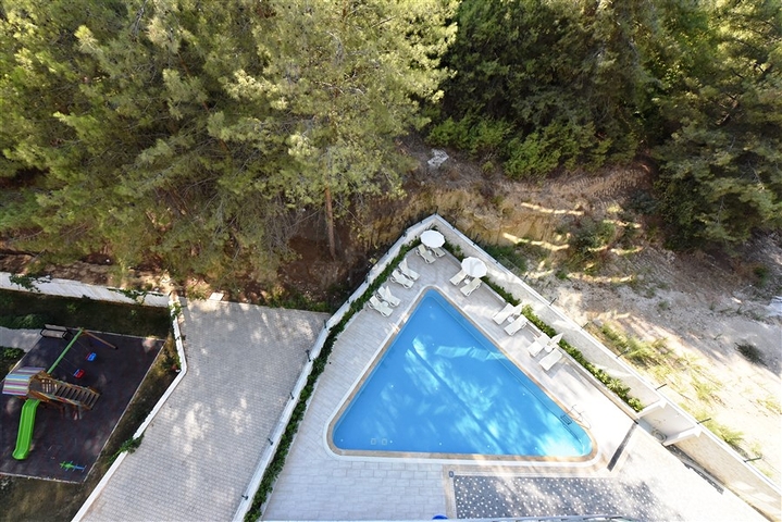 Двухкомнатная квартира с мебелью