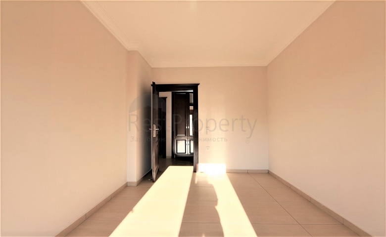 Трехкомнатная квартира в 100 метрах от моря