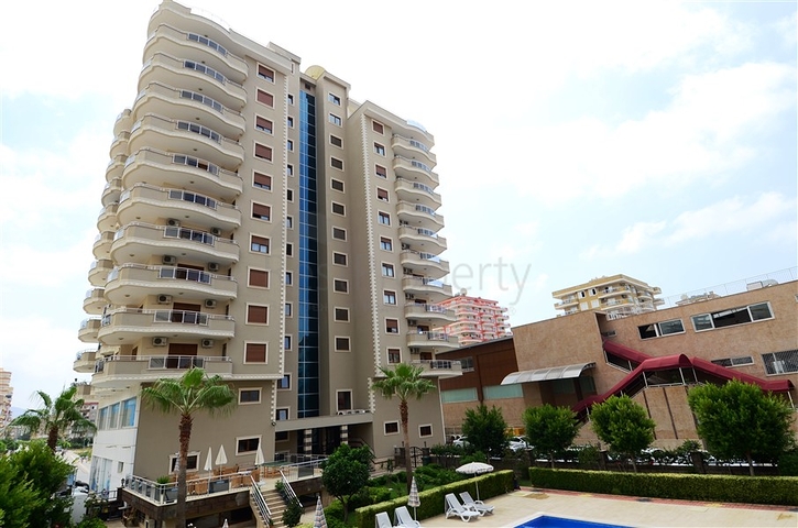 Трехкомнатная квартира в 100 метрах от моря