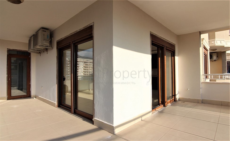 Трехкомнатная квартира в 100 метрах от моря