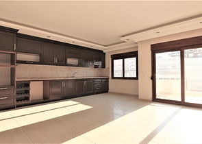 Трехкомнатная квартира в 100 метрах от моря