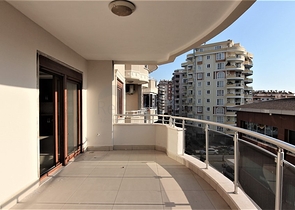 Трехкомнатная квартира в 100 метрах от моря