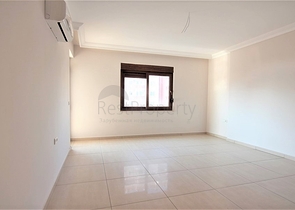 Трехкомнатная квартира в 100 метрах от моря