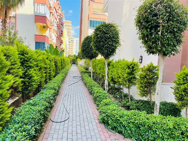 Меблированная квартира планировки 1+1 в 200 метрах от моря