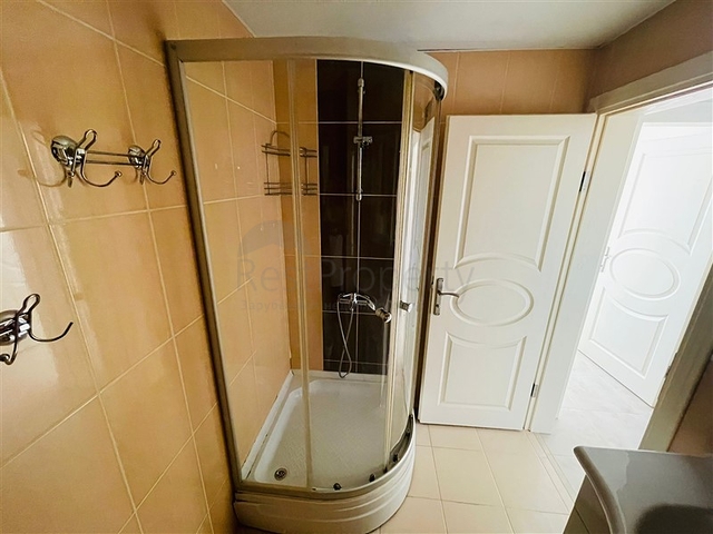 Меблированная квартира планировки 1+1 в 200 метрах от моря