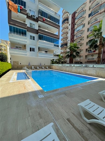 Меблированная квартира планировки 1+1 в 200 метрах от моря