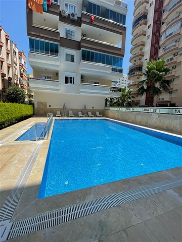 Меблированная квартира планировки 1+1 в 200 метрах от моря