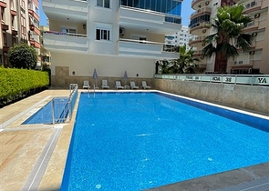 Меблированная квартира планировки 1+1 в 200 метрах от моря