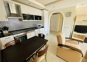 Меблированная квартира планировки 1+1 в 200 метрах от моря