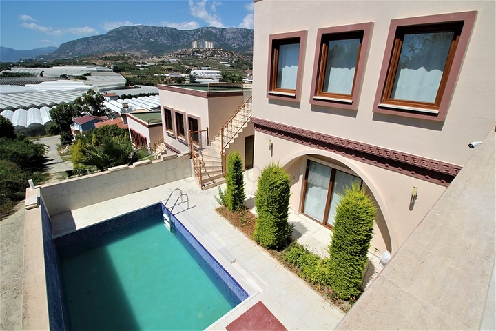 Меблированная вилла планировки 2+1