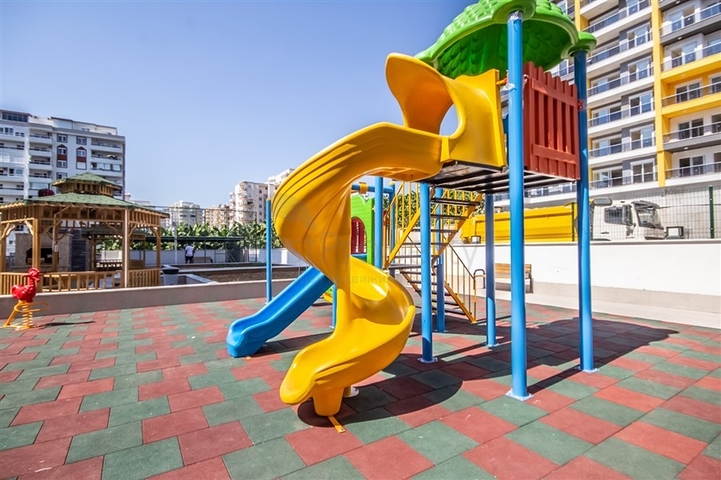 Трехкомнатная квартира в районе Махмутлар в 500 метрах от моря