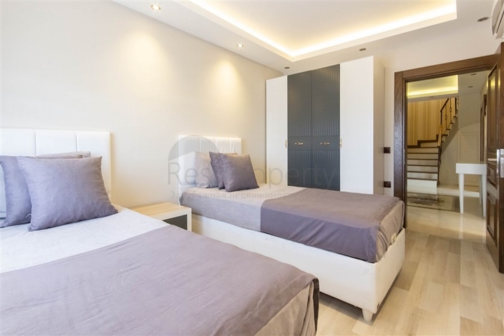 Меблированный пентхаус планировки 3+1