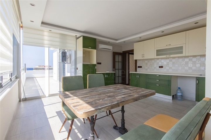 Меблированный пентхаус планировки 3+1