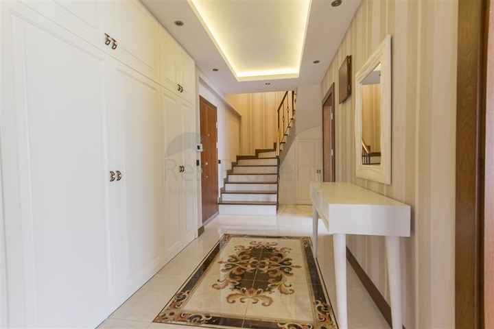 Меблированный пентхаус планировки 3+1