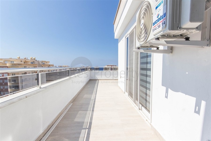 Меблированный пентхаус планировки 3+1