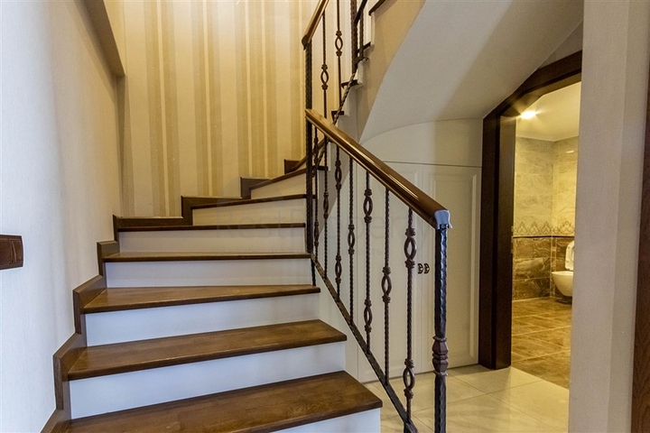 Меблированный пентхаус планировки 3+1