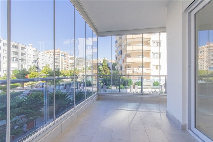 Трехкомнатная квартира в районе Махмутлар