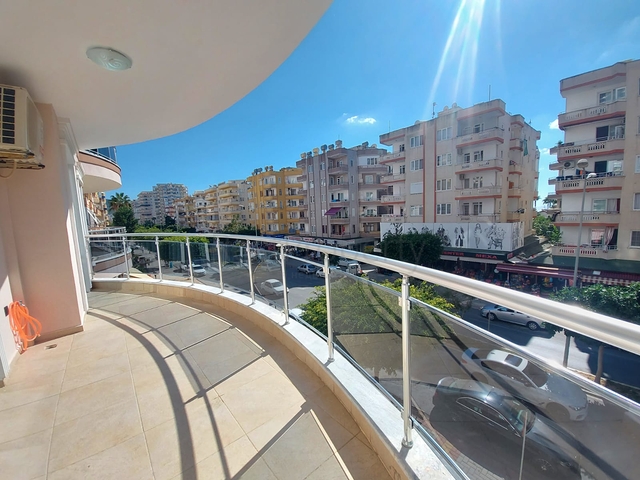 Трехкомнатная квартира в районе Махмутлар планировкой 2+1