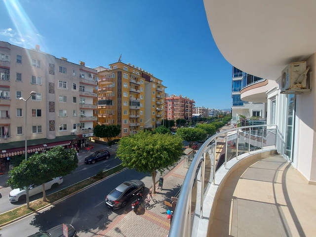 Трехкомнатная квартира в районе Махмутлар планировкой 2+1