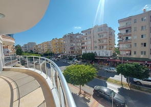 Трехкомнатная квартира в районе Махмутлар планировкой 2+1