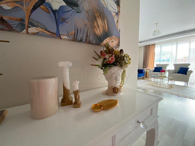 Уютная трехкомнатная квартира с мебелью