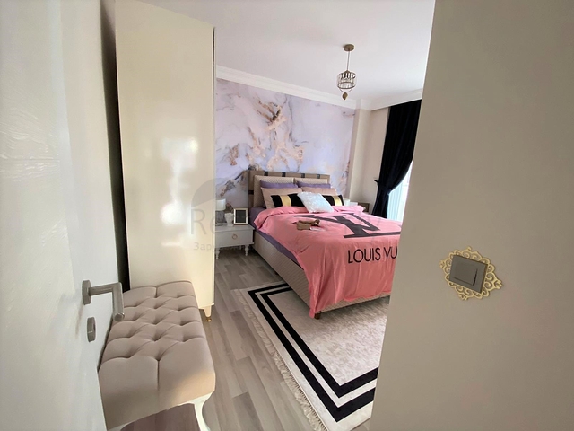 Уютная трехкомнатная квартира с мебелью