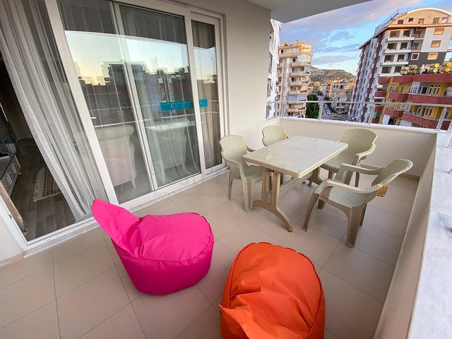 Уютная трехкомнатная квартира с мебелью