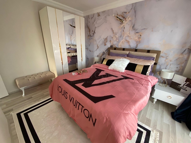 Уютная трехкомнатная квартира с мебелью