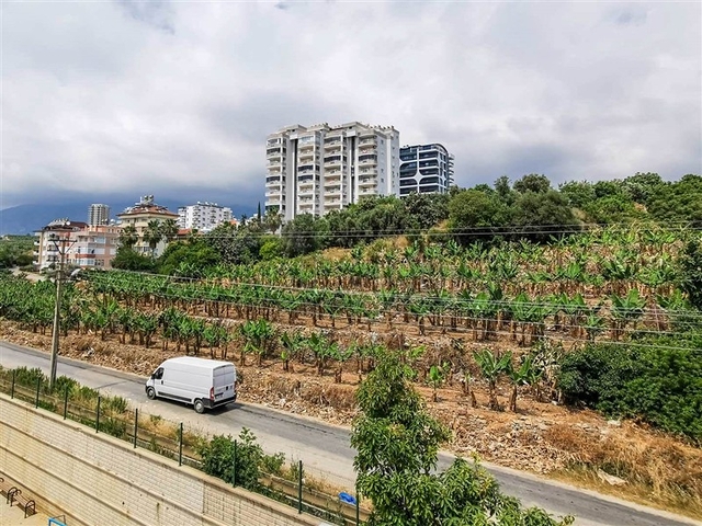 Меблированная квартира планировки 1+1 в 15 минутах от моря