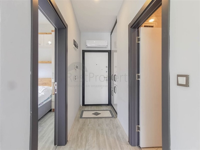 Меблированная квартира планировки 1+1 в 15 минутах от моря