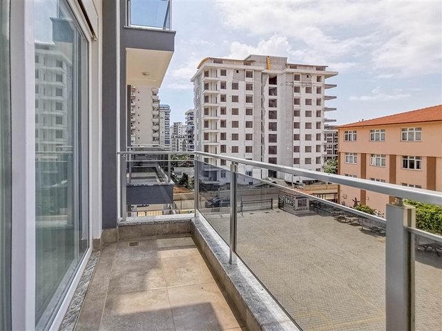 Меблированная квартира планировки 1+1 в 15 минутах от моря