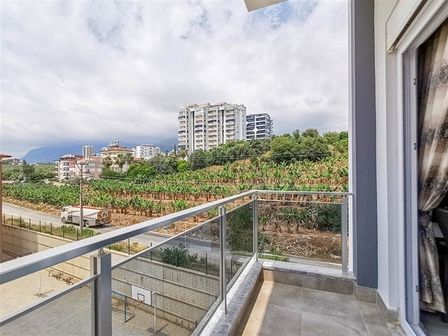 Меблированная квартира планировки 1+1 в 15 минутах от моря