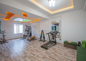 Меблированная квартира планировки 1+1 в 15 минутах от моря