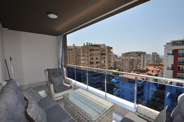 Трехкомнатная квартира с мебелью