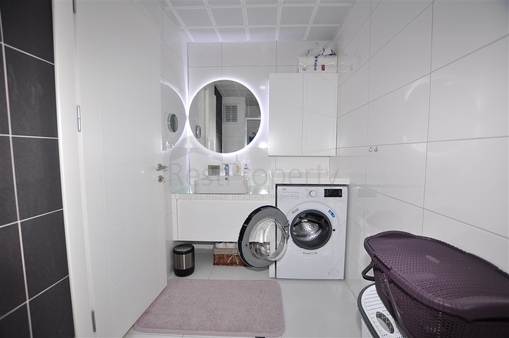 Трехкомнатная квартира с мебелью