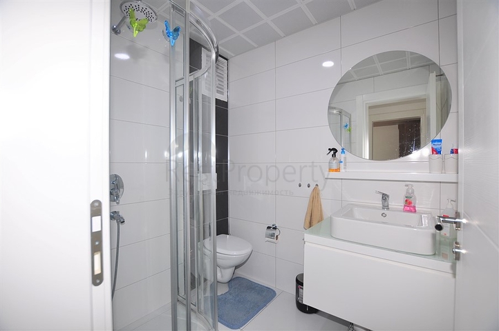 Трехкомнатная квартира с мебелью