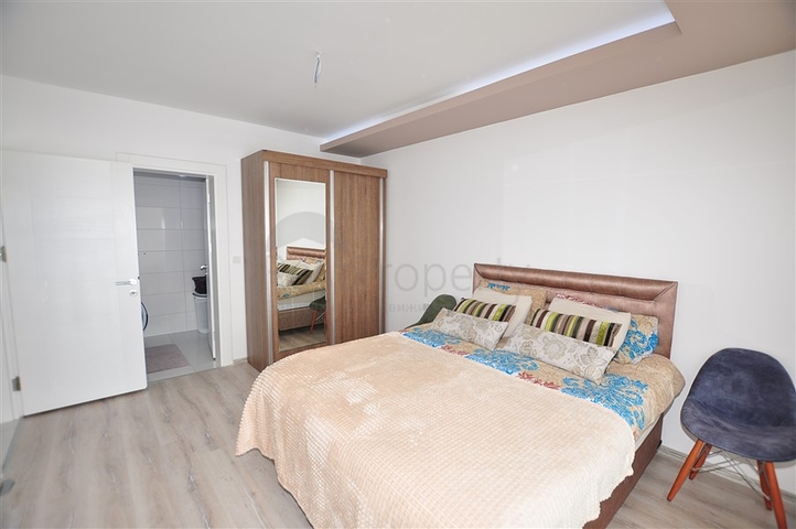 Трехкомнатная квартира с мебелью