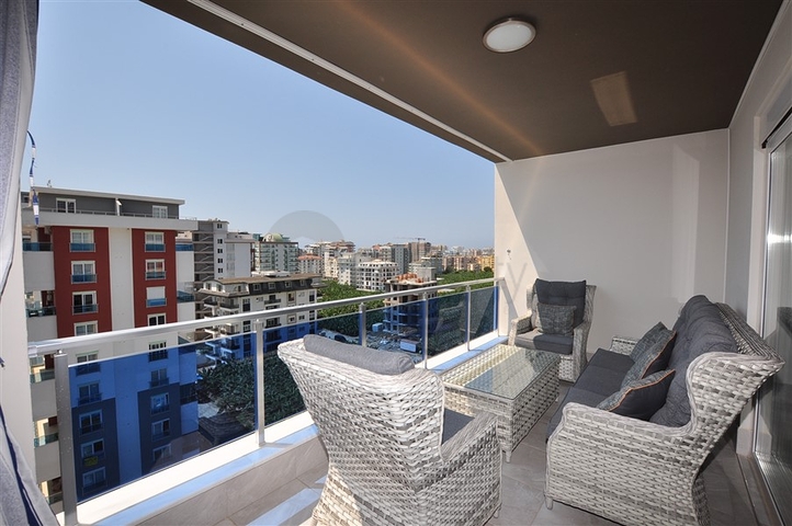 Трехкомнатная квартира с мебелью