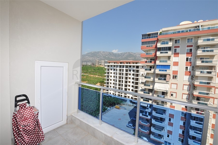 Трехкомнатная квартира с мебелью