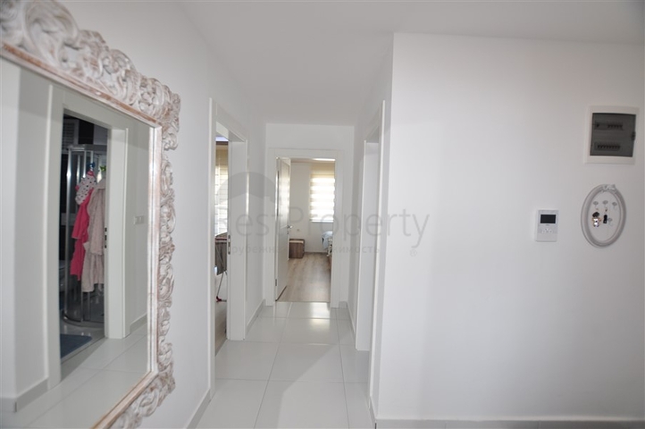 Трехкомнатная квартира с мебелью