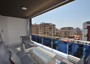 Трехкомнатная квартира с мебелью