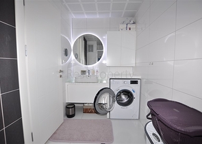 Трехкомнатная квартира с мебелью