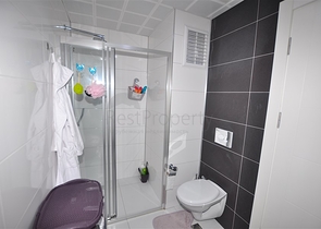 Трехкомнатная квартира с мебелью