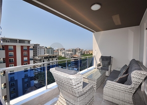 Трехкомнатная квартира с мебелью